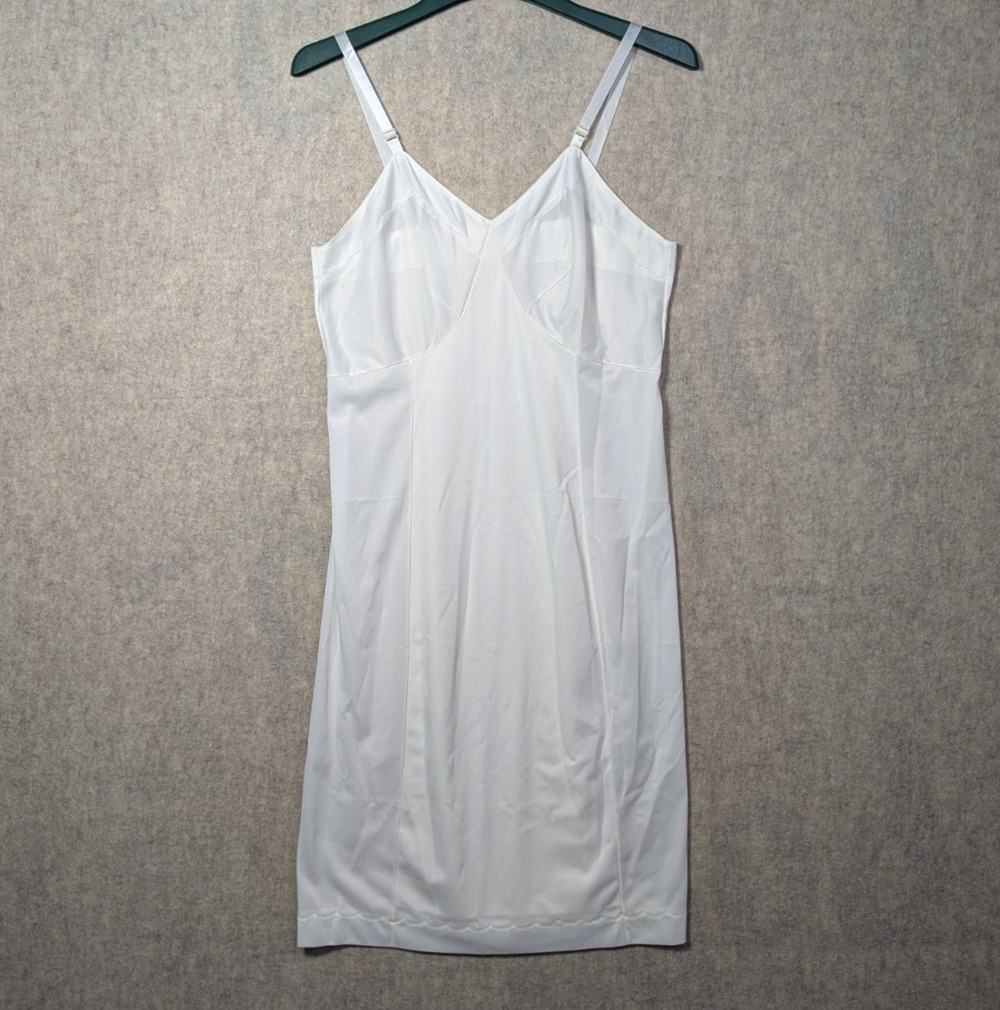 Vintage Sears The Doesn't Slip Size 38 Tall Ivory Nylon Full Slip Anti-Cling